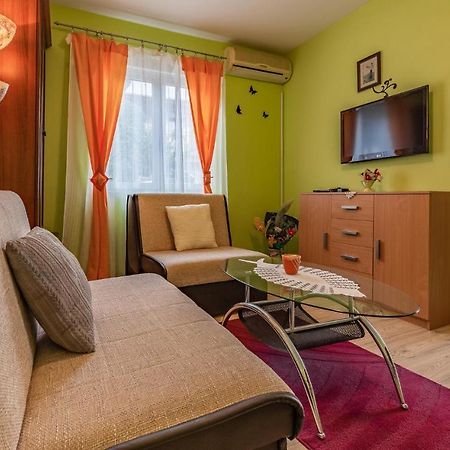 Nice Apartment In Premantura With Wifi Exterior foto